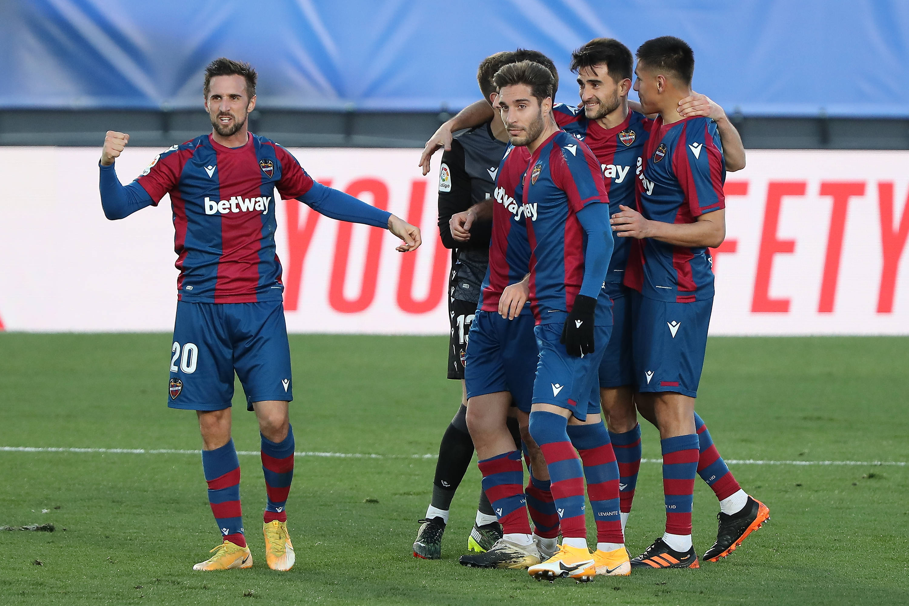 九游体育-龙珠之超级弗利沙